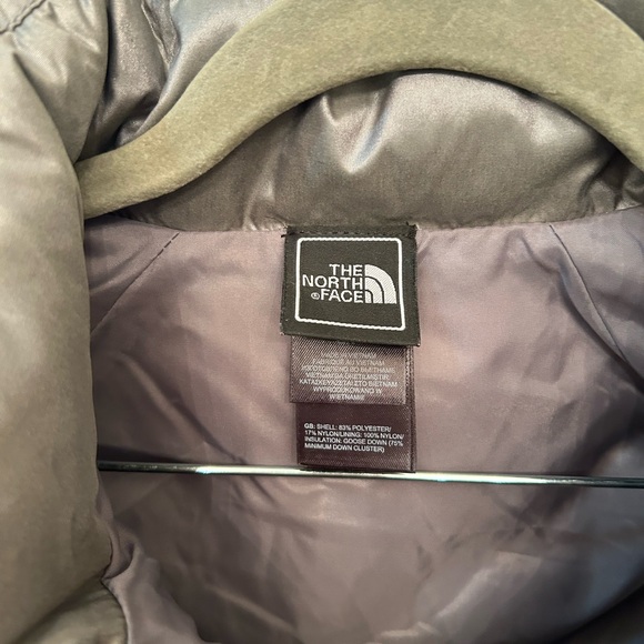 Women’s the north face vest - Picture 3 of 6